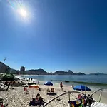Apartamento Na Praia De Copacabana, Grudado Em Ipanema